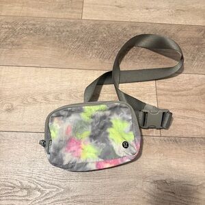 lululemon Everywhere Belt Bag